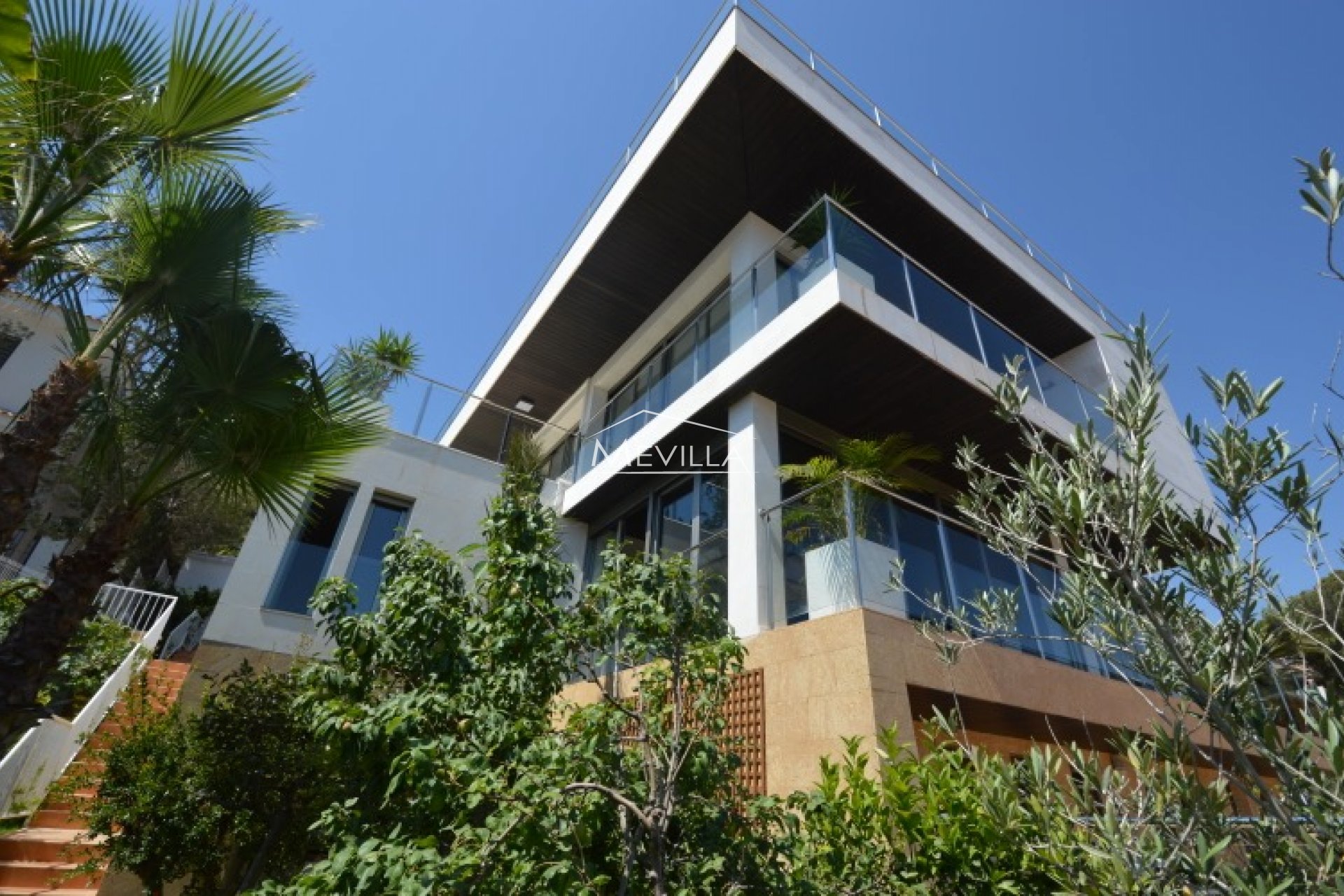 Luxus-Villa mit modernem Design in Campoamor, zu verkaufen