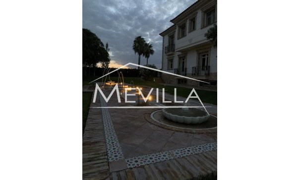 Reventas - Chalet / Villa - Orihuela